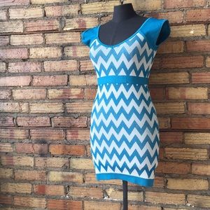 || Y2K WOW COUTURE || chevron stretch body con dress